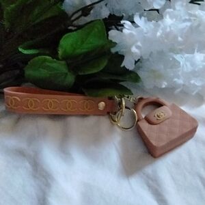 Elegant Tan Key Holder with Gold Details